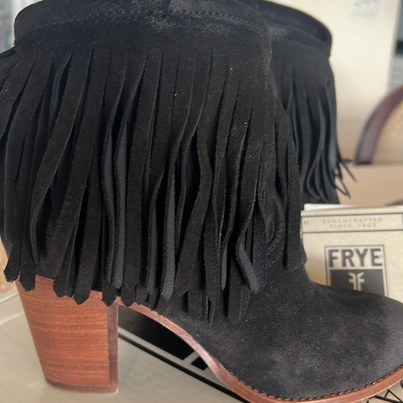 Frye fringe short black suede bootie - Picture 2 of 6